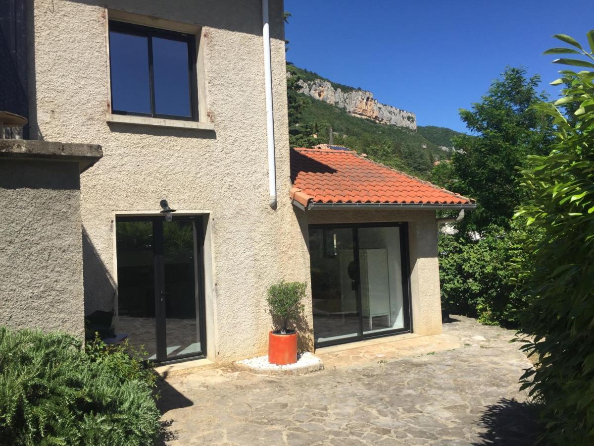 Dans La Pouncho D’agast * Millau
